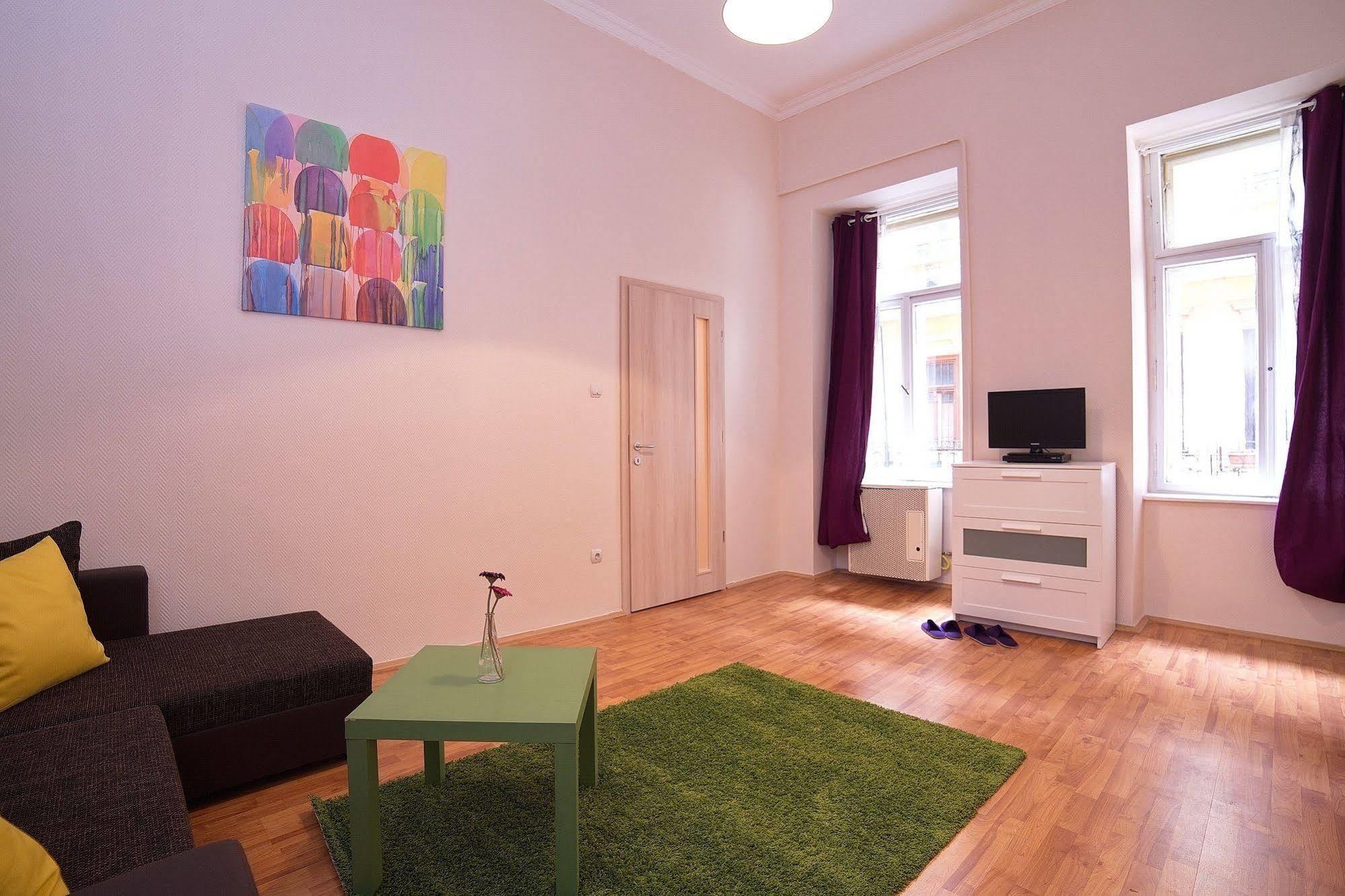 Opera Guesthouse ブダペスト エクステリア 写真