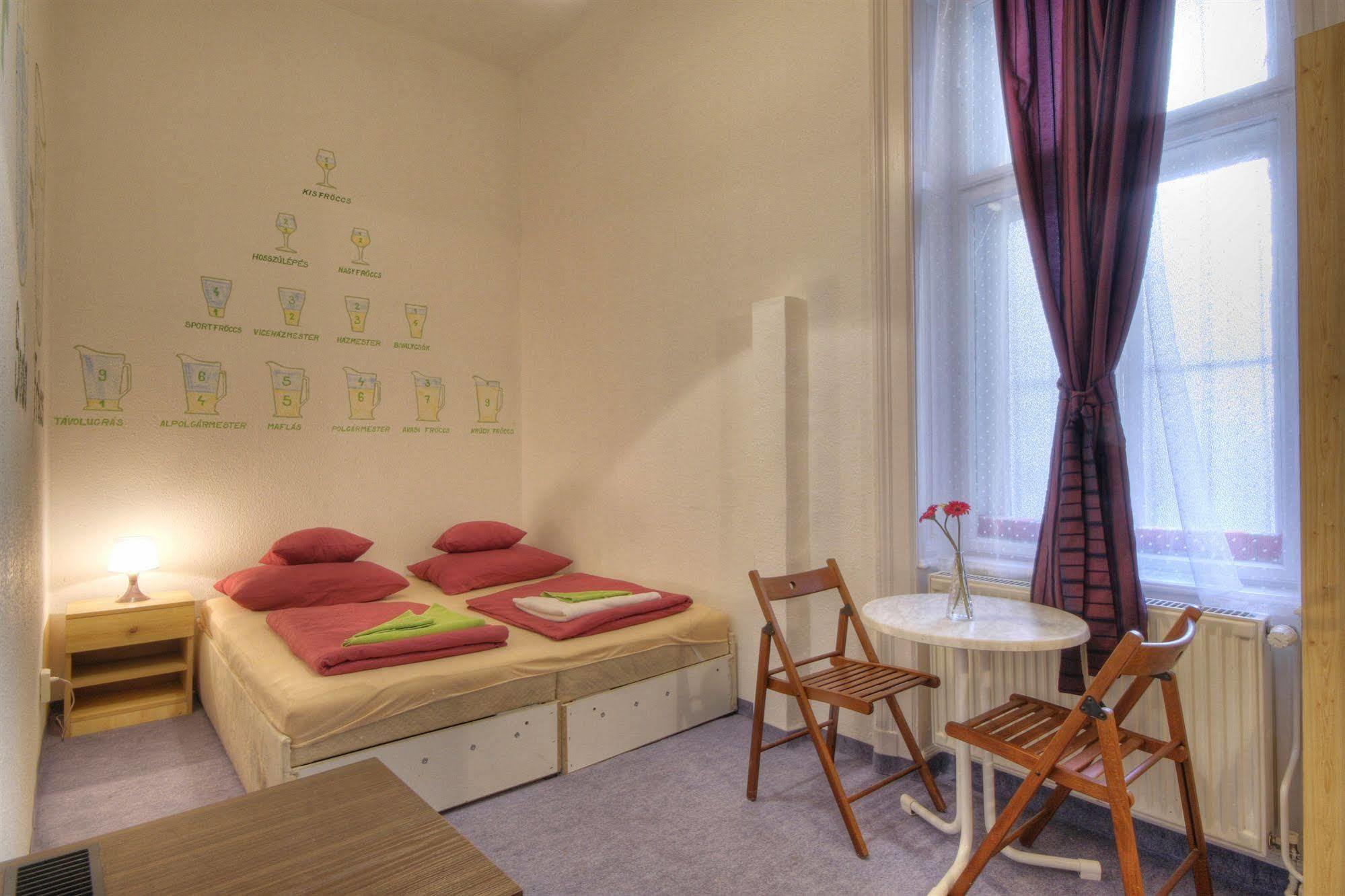 Opera Guesthouse ブダペスト エクステリア 写真