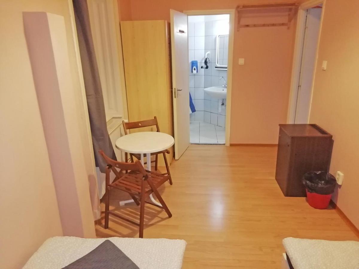Opera Guesthouse ブダペスト エクステリア 写真