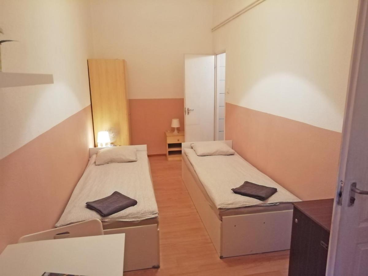 Opera Guesthouse ブダペスト エクステリア 写真