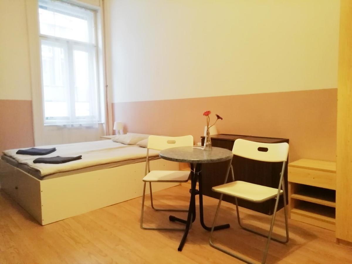 Opera Guesthouse ブダペスト エクステリア 写真